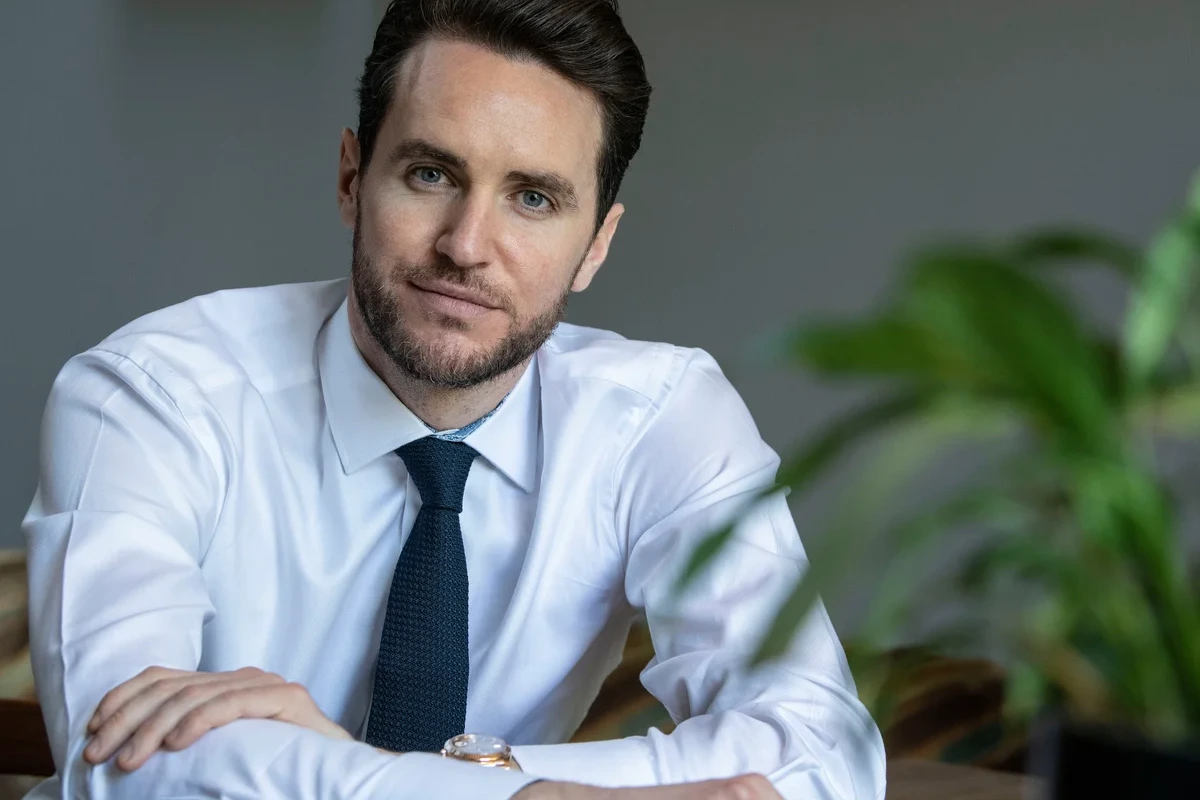 TİM STOKELY'NİN MASUM FİKRİNDEN RADVİNSKY DEVRİMİNE