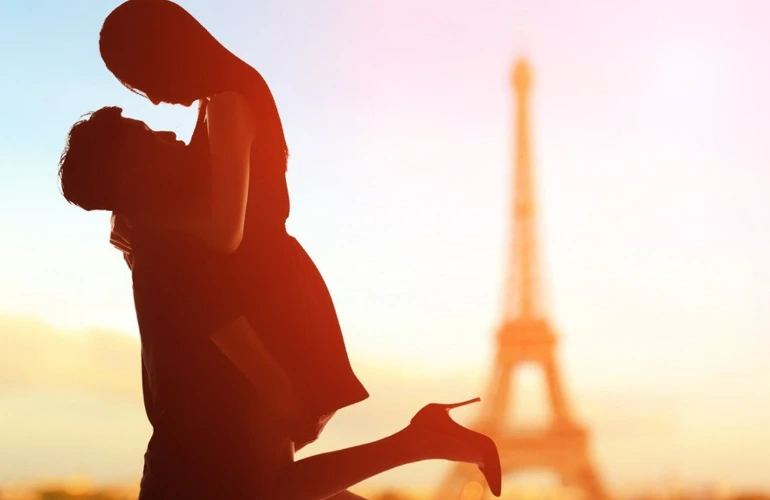 SEVGİLİYE GÖNDERİLEBİLECEK EN POPÜLER ROMANTİK SÖZLER